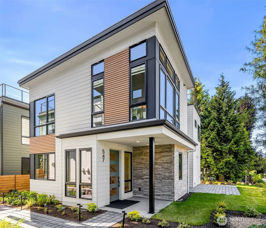 547 16th Avenue W Kirkland WA 98033