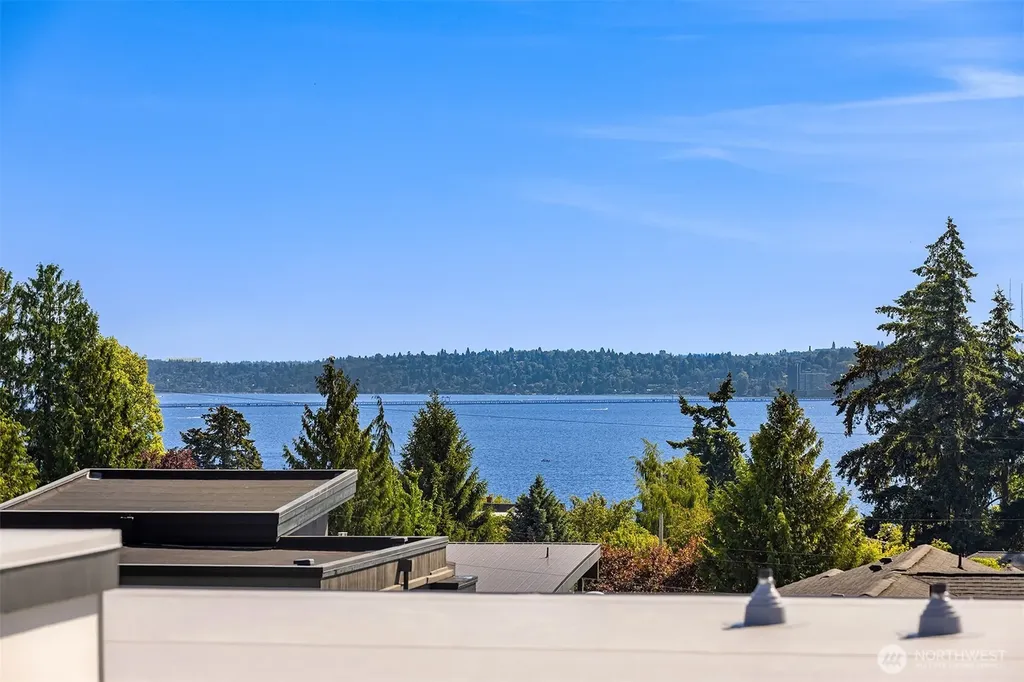 547 16th Avenue W Kirkland WA 98033