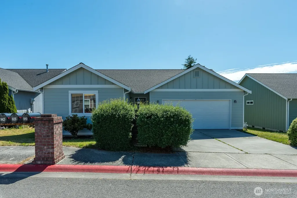 942 NE Cordero Place Oak Harbor WA 98277