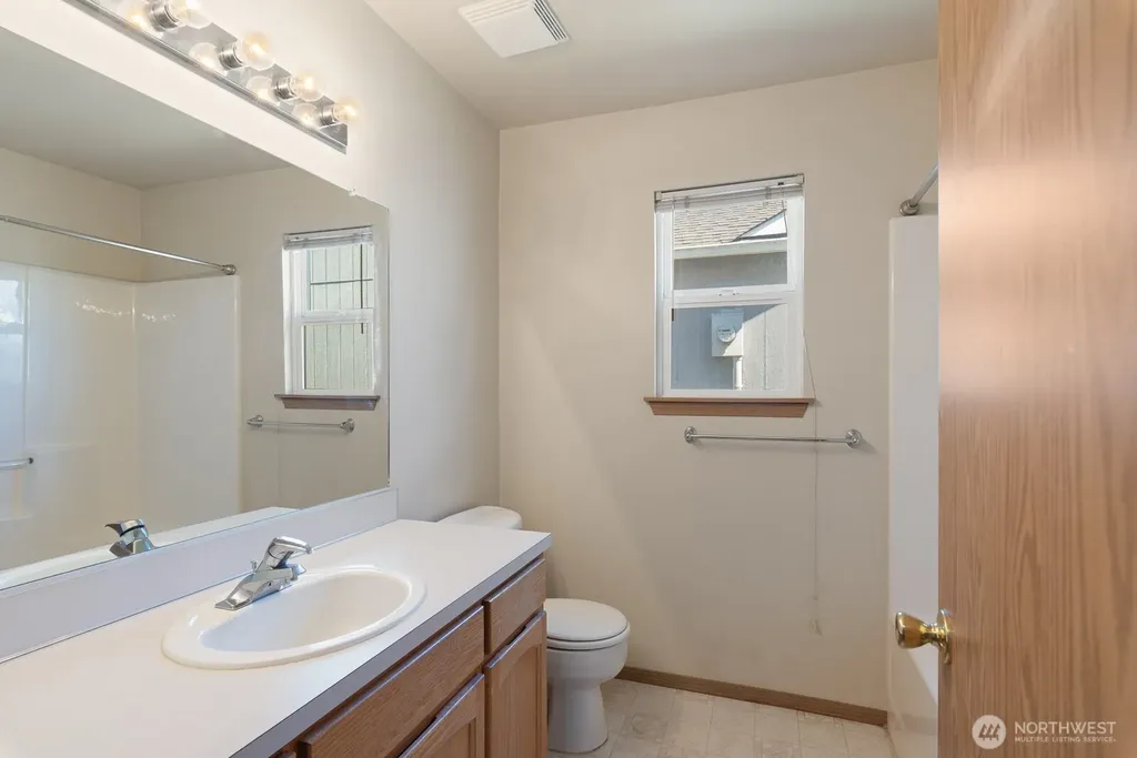 942 NE Cordero Place Oak Harbor WA 98277