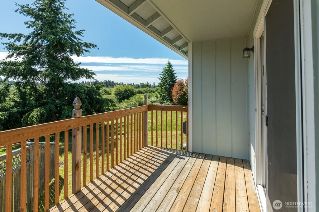 942 NE Cordero Place Oak Harbor WA 98277