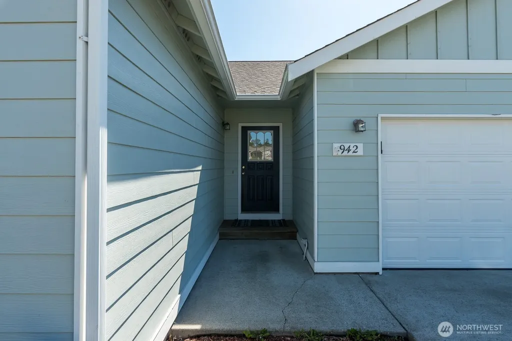 942 NE Cordero Place Oak Harbor WA 98277
