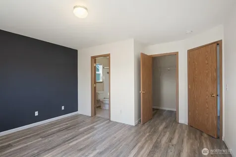 942 NE Cordero Place Oak Harbor WA 98277