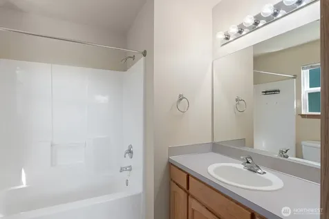 942 NE Cordero Place Oak Harbor WA 98277