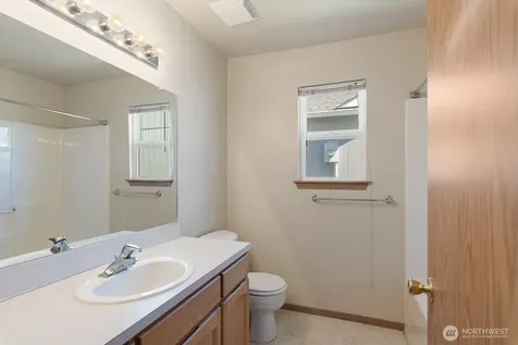 942 NE Cordero Place Oak Harbor WA 98277