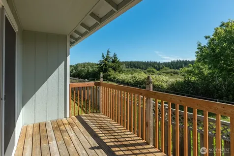 942 NE Cordero Place Oak Harbor WA 98277