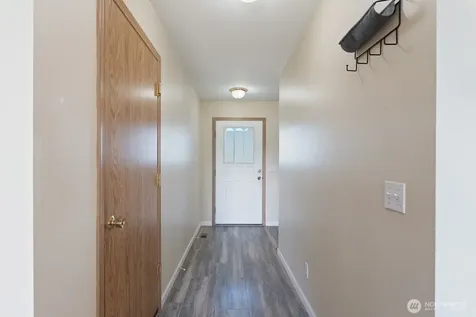 942 NE Cordero Place Oak Harbor WA 98277