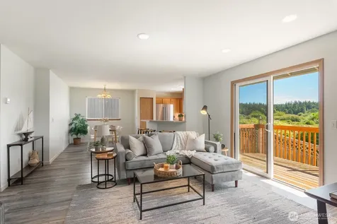 942 NE Cordero Place Oak Harbor WA 98277