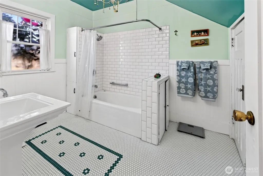 237 W Third Street Port Angeles WA 98362