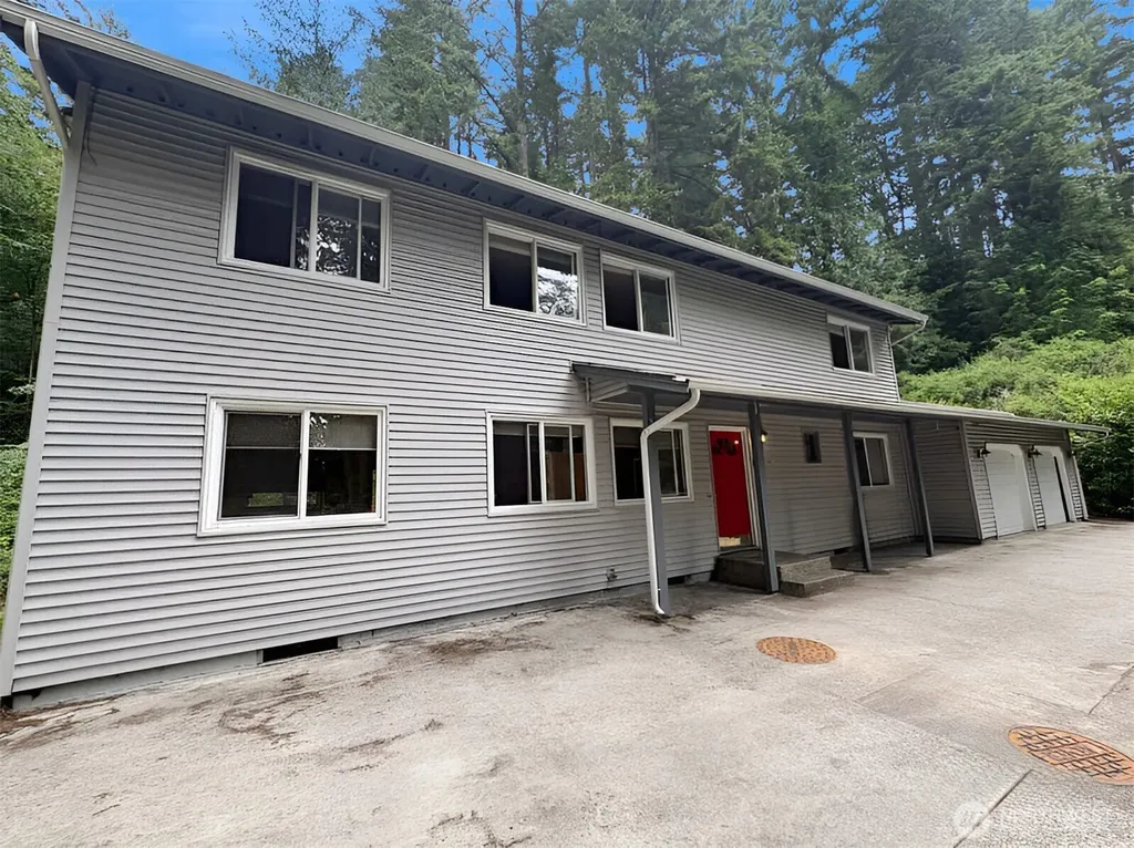 24404 SE Mirrormont Boulevard Issaquah WA 98027