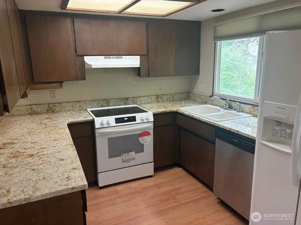 24404 SE Mirrormont Boulevard Issaquah WA 98027