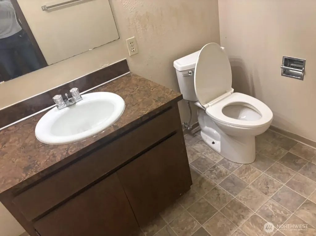 24404 SE Mirrormont Boulevard Issaquah WA 98027