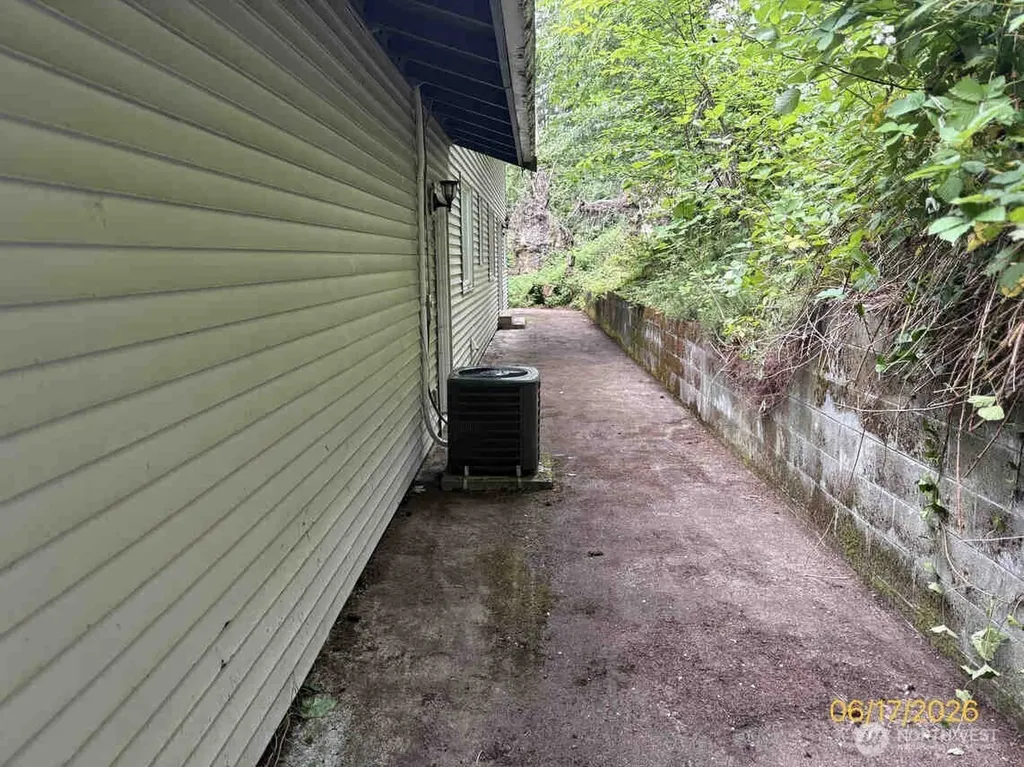 24404 SE Mirrormont Boulevard Issaquah WA 98027