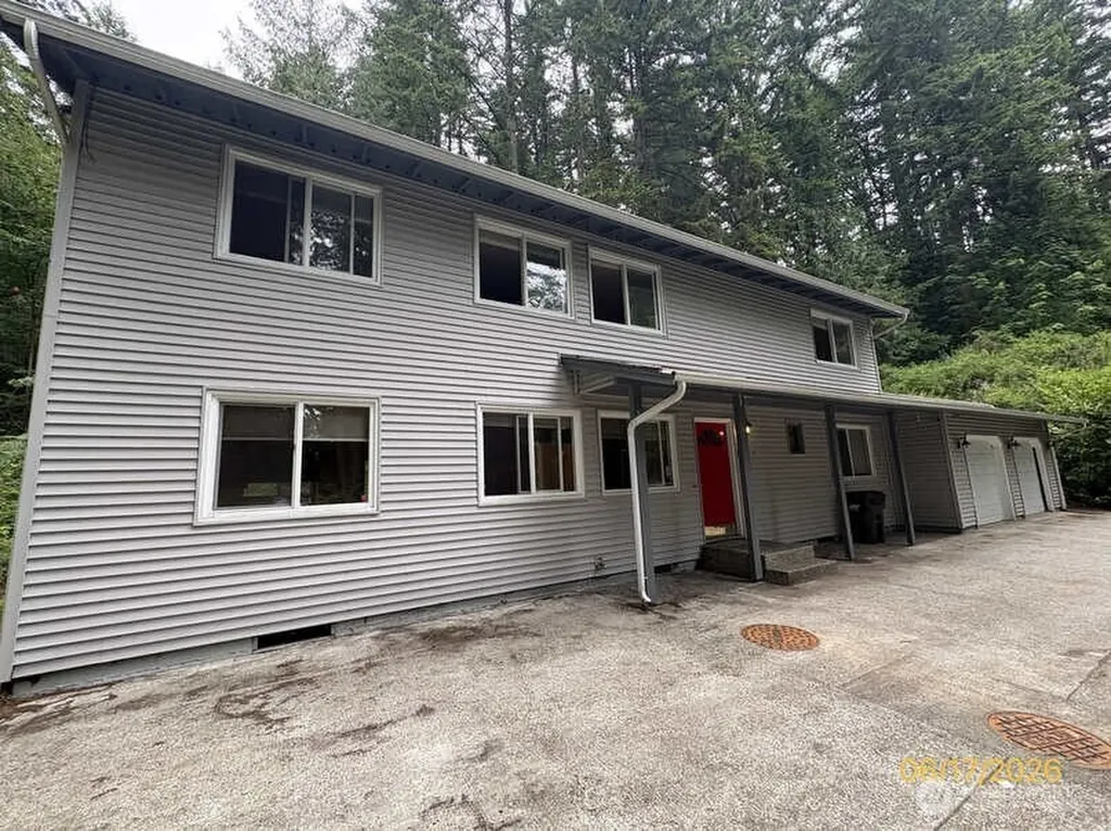 24404 SE Mirrormont Boulevard Issaquah WA 98027