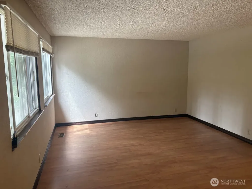 24404 SE Mirrormont Boulevard Issaquah WA 98027