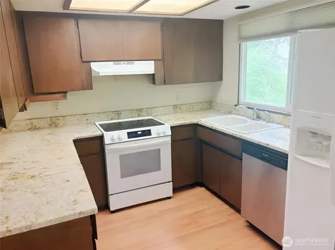 24404 SE Mirrormont Boulevard Issaquah WA 98027
