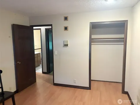 24404 SE Mirrormont Boulevard Issaquah WA 98027
