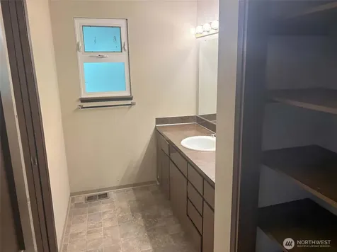 24404 SE Mirrormont Boulevard Issaquah WA 98027
