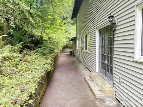 24404 SE Mirrormont Boulevard Issaquah WA 98027