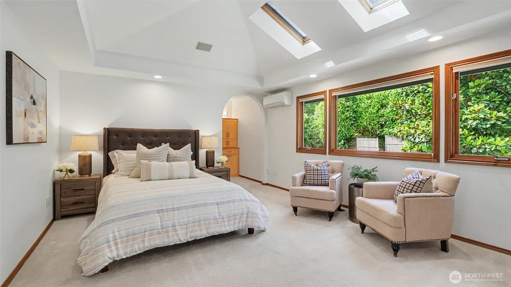 6163 93rd Avenue SE Mercer Island WA 98040