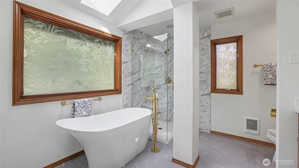6163 93rd Avenue SE Mercer Island WA 98040