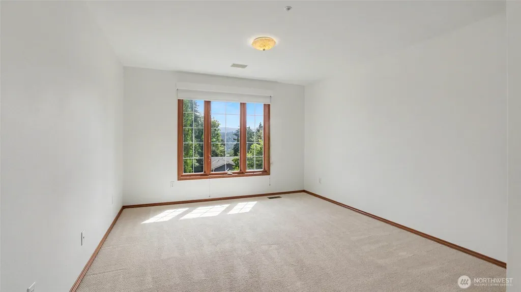 6163 93rd Avenue SE Mercer Island WA 98040