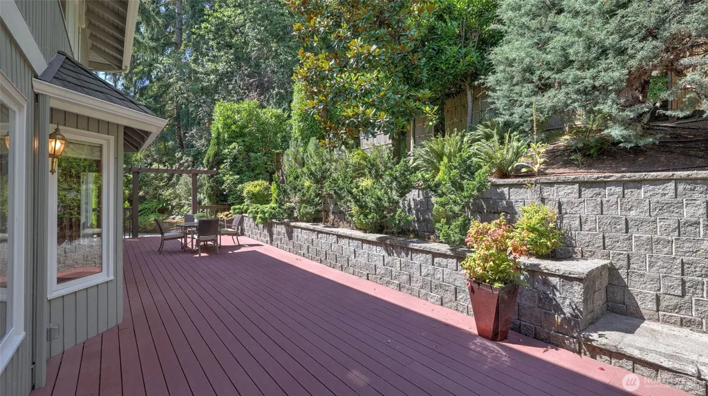 6163 93rd Avenue SE Mercer Island WA 98040
