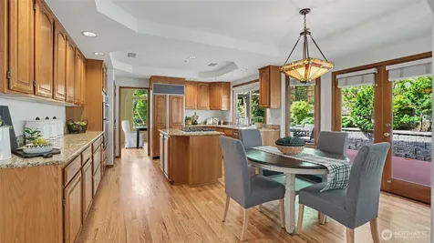 6163 93rd Avenue SE Mercer Island WA 98040