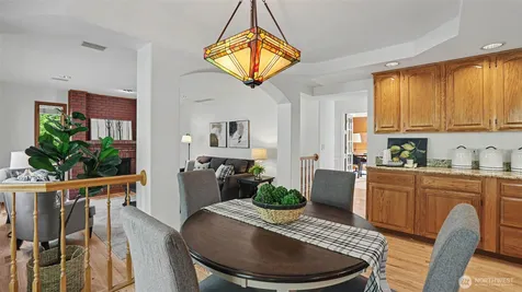 6163 93rd Avenue SE Mercer Island WA 98040