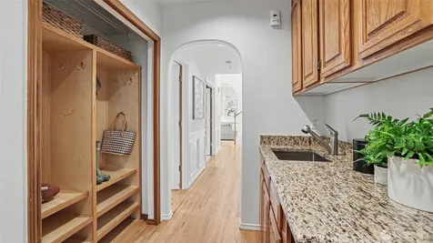 6163 93rd Avenue SE Mercer Island WA 98040