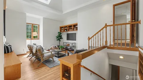 6163 93rd Avenue SE Mercer Island WA 98040