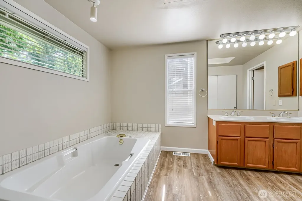 22206 SE 250th Street Maple Valley WA 98038