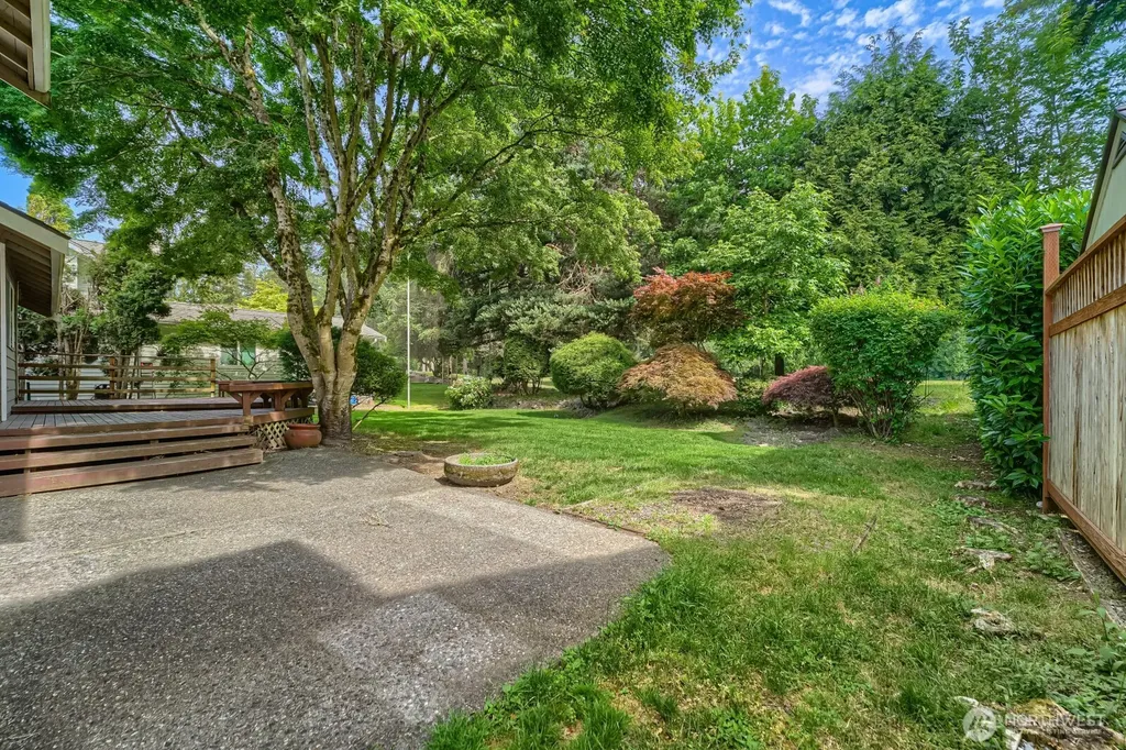 22206 SE 250th Street Maple Valley WA 98038