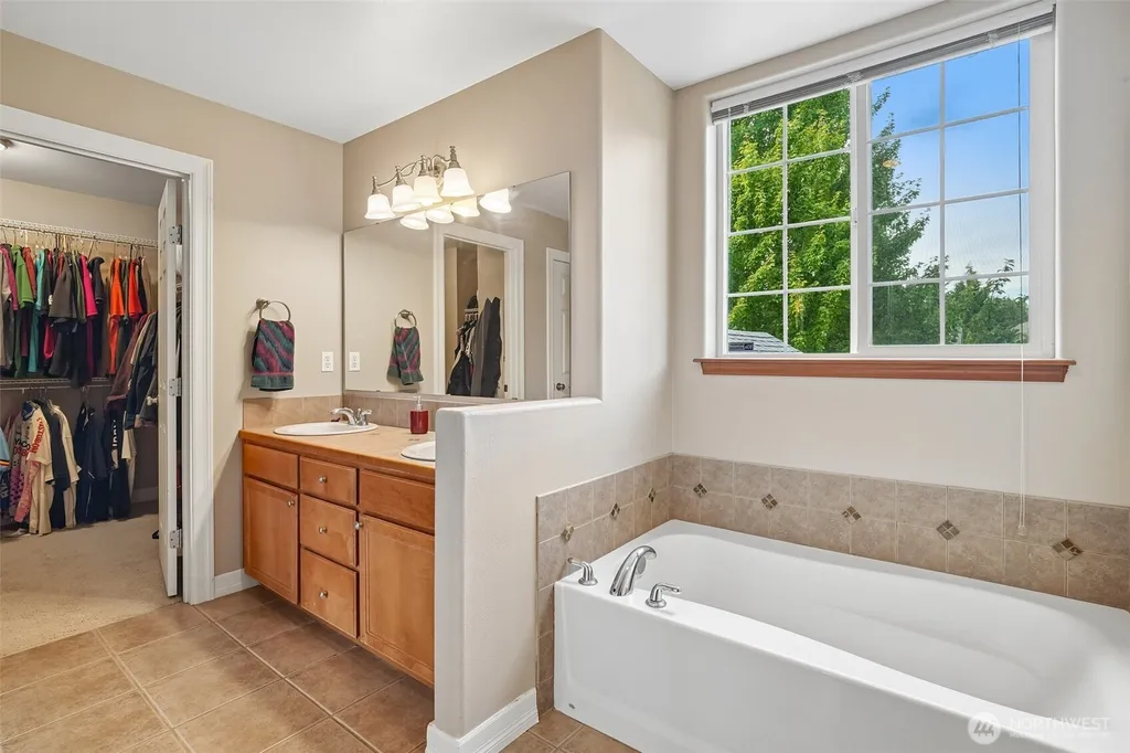 8706 186th Street Ct E Puyallup WA 98375