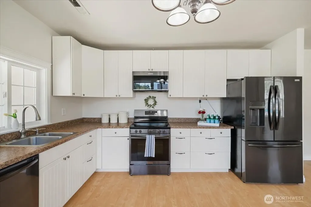 406 Long Street Wilkeson WA 98396