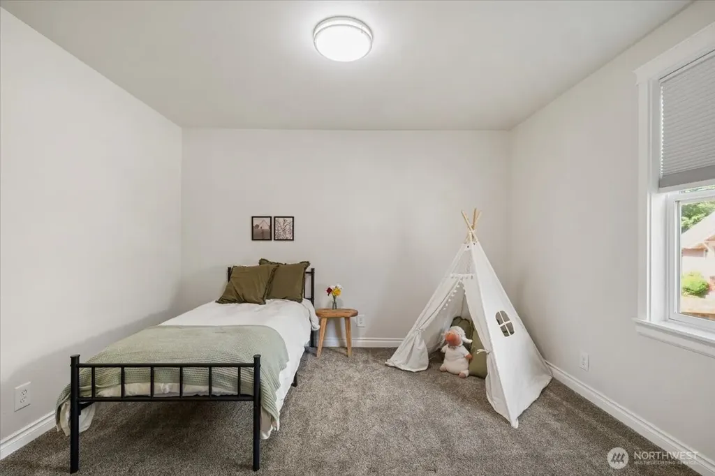 406 Long Street Wilkeson WA 98396
