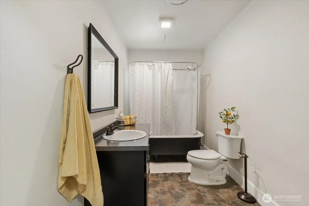 406 Long Street Wilkeson WA 98396