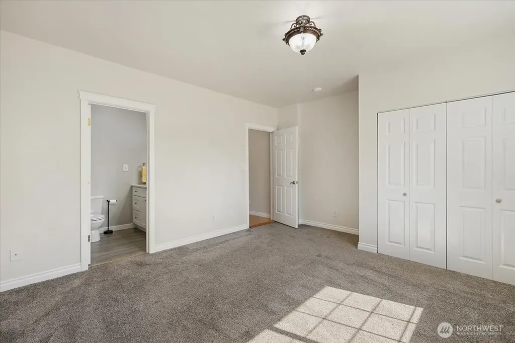 406 Long Street Wilkeson WA 98396