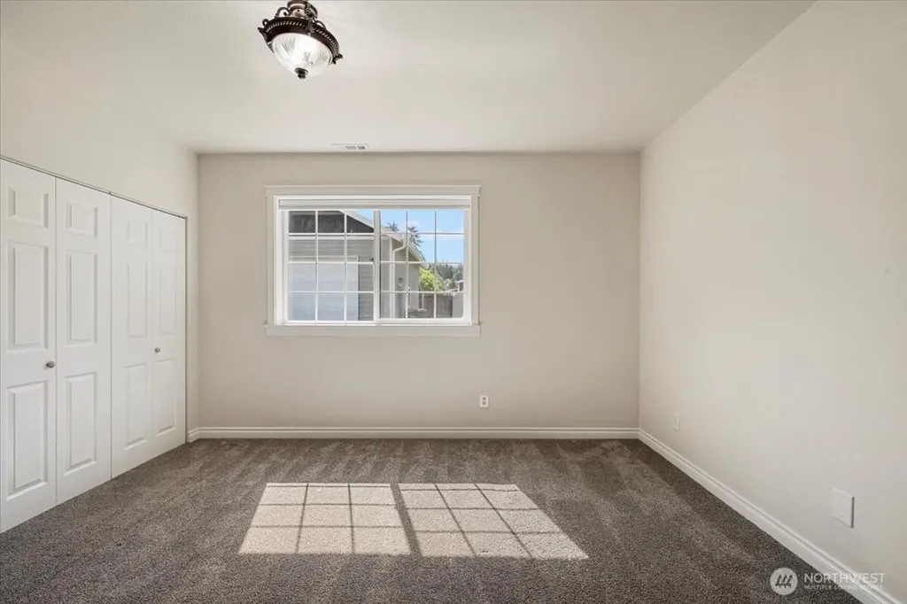 406 Long Street Wilkeson WA 98396