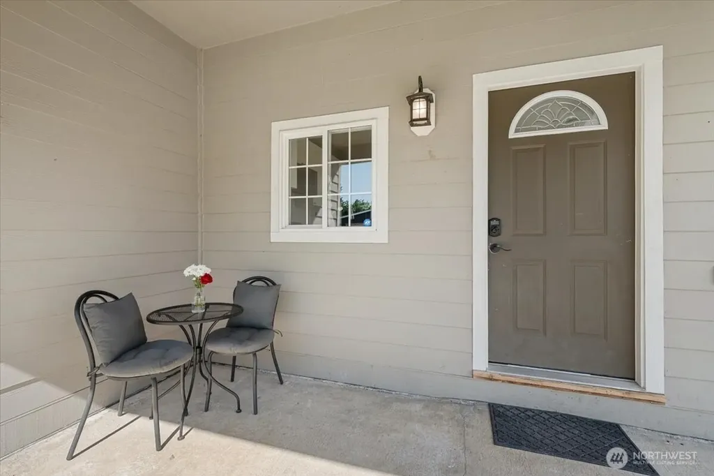 406 Long Street Wilkeson WA 98396