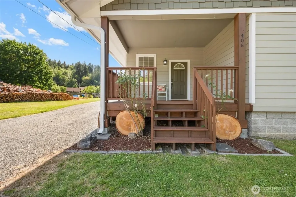 406 Long Street Wilkeson WA 98396