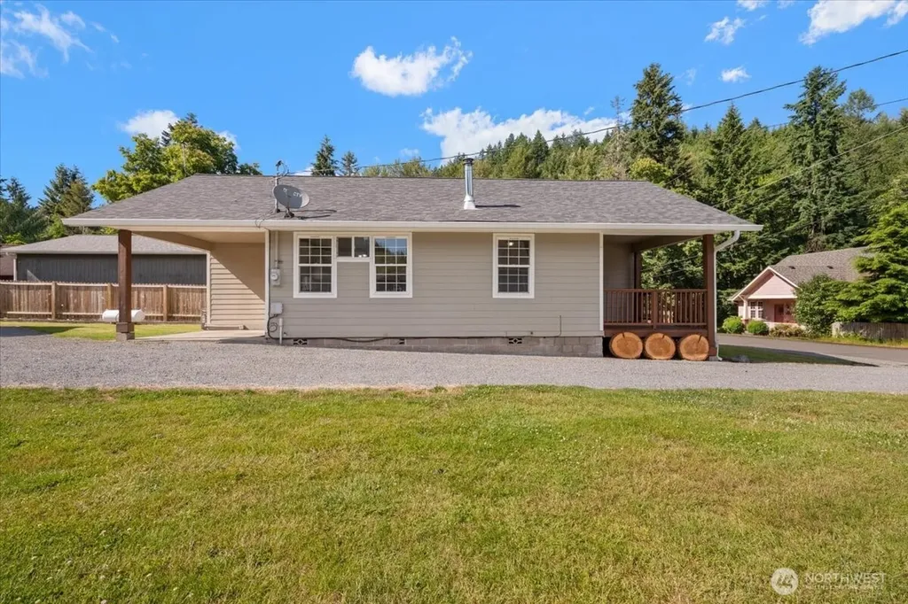 406 Long Street Wilkeson WA 98396