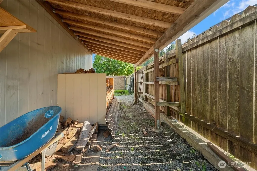 406 Long Street Wilkeson WA 98396