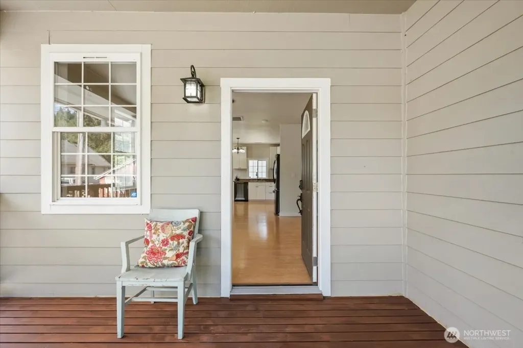 406 Long Street Wilkeson WA 98396