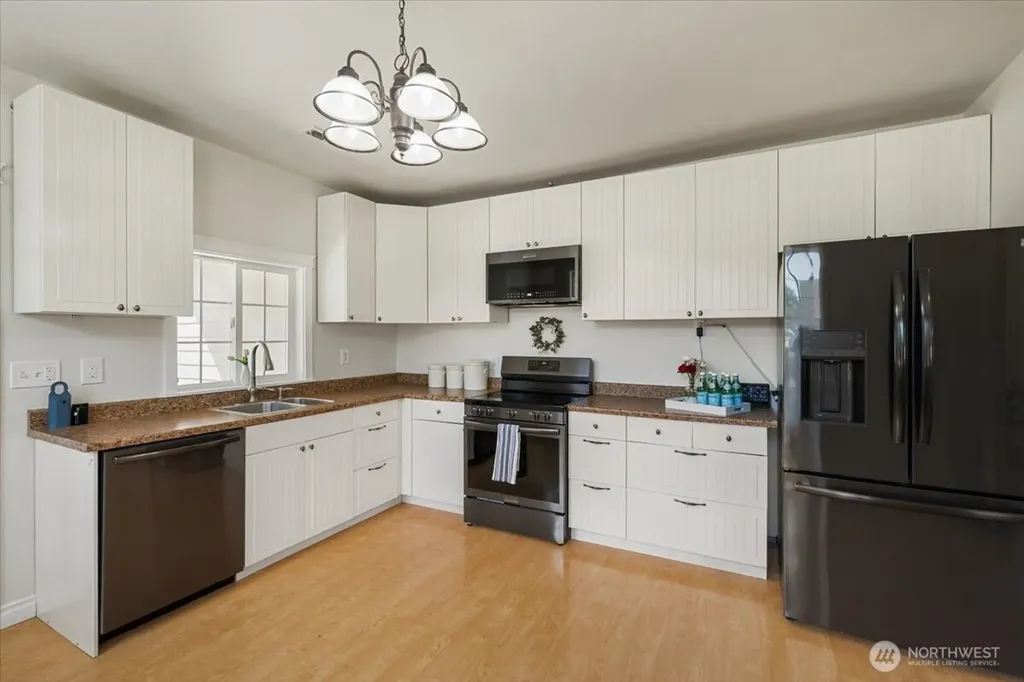 406 Long Street Wilkeson WA 98396