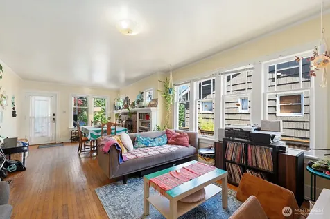 5330 9th Avenue NE Seattle WA 98105