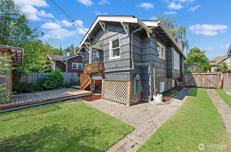5330 9th Avenue NE Seattle WA 98105