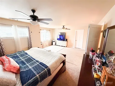 16305 25th Avenue Ct E Tacoma WA 98445