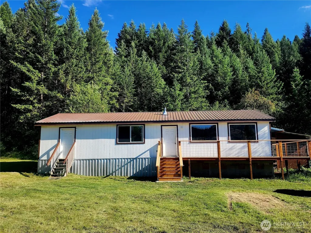 88 Little Bear Road Republic WA 99166
