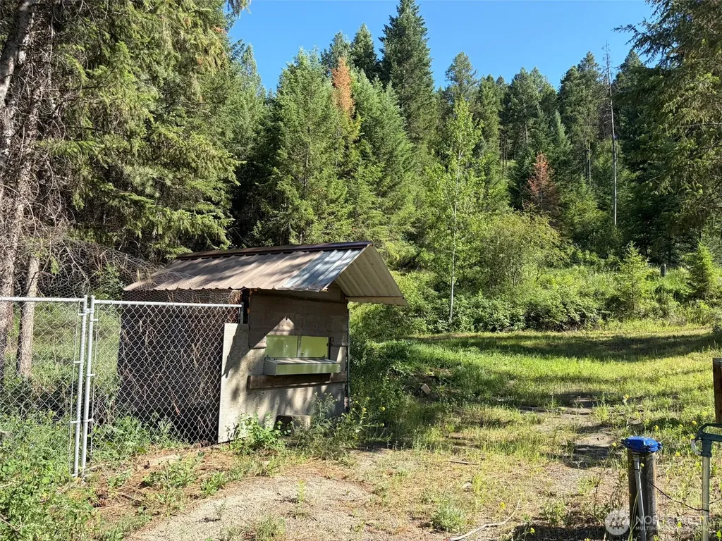 88 Little Bear Road Republic WA 99166